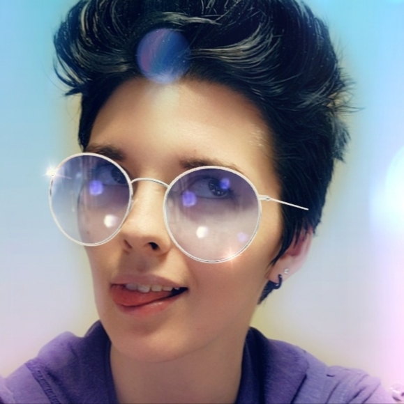 Meet your Posher, Mary - Picture 1 of 1